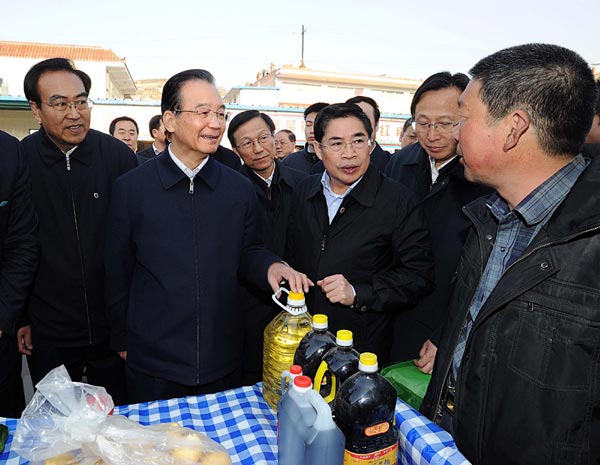 Premier Wen: Farmers' rights a priority