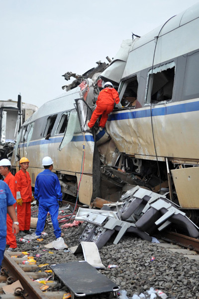 Ministry apologizes for deadly train crash