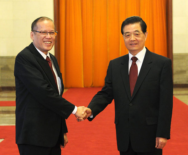Chinese, Philippine presidents hold talks