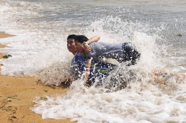 S China braces for strong tropical storm Nalgae