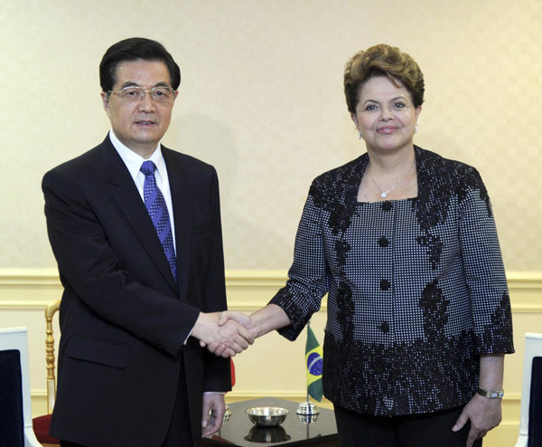 Hu meets Rousseff on ties, global finance