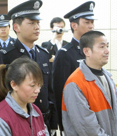 Nine jailed for selling rotten ducks