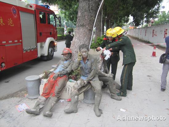 Building collapse kills 6, injures 7 in S China