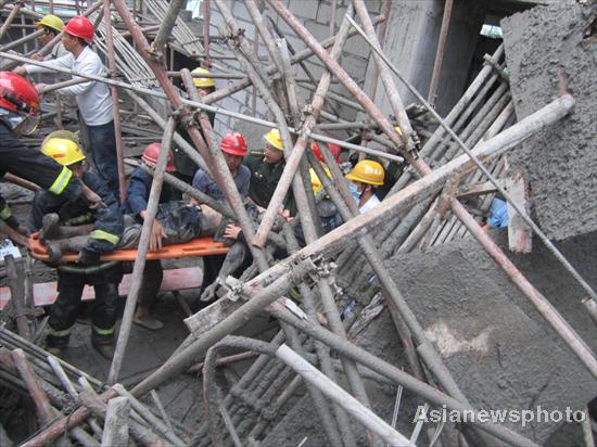 Building collapse kills 6, injures 7 in S China