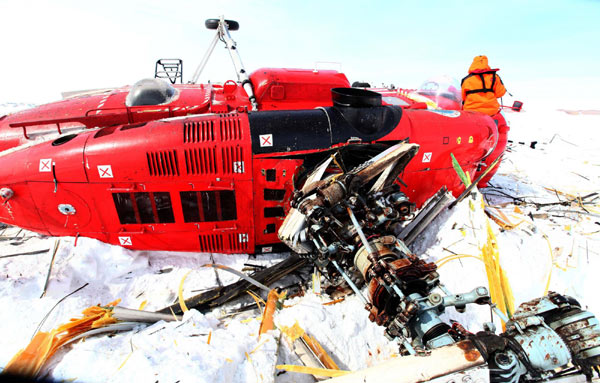 Antarctic research helicopter crashes