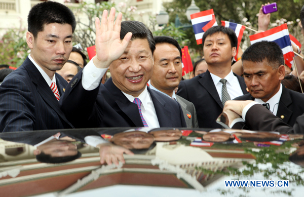 Chinese VP meets former Thai PM on relations
