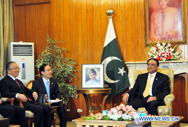 Pakistani President meets senior Chinese officals