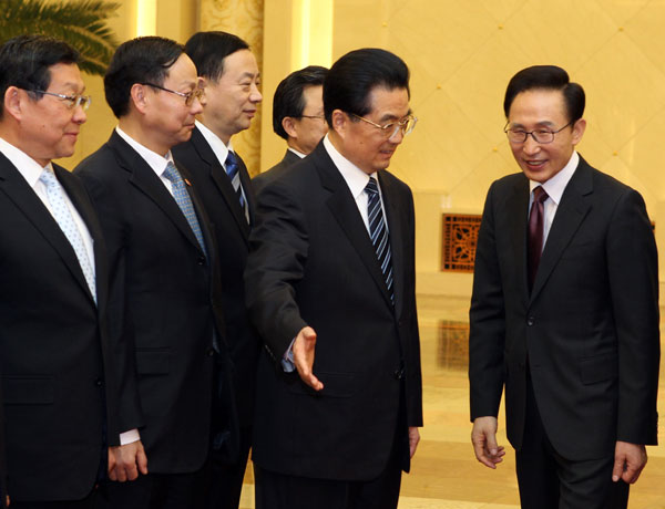 President Hu stresses efforts for peace