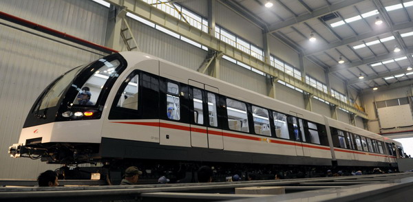 China rolls out low-cost maglev trains