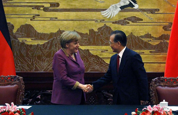 Wen holds talks with Merkel
