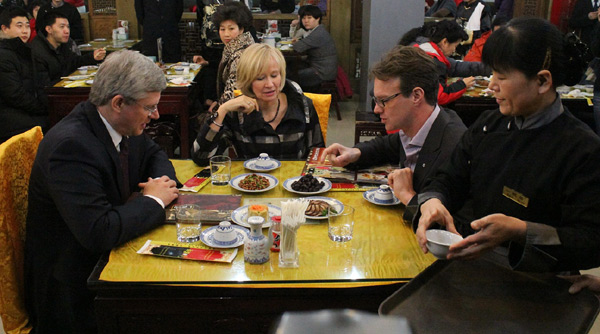Canadian PM savors Chinese culture