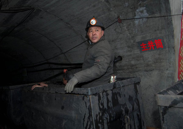 Colliery flooding traps 12 in NE China