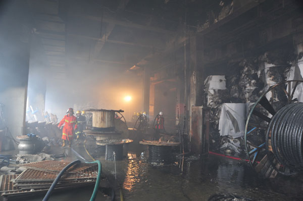 600 firefighters battle paper factory blaze