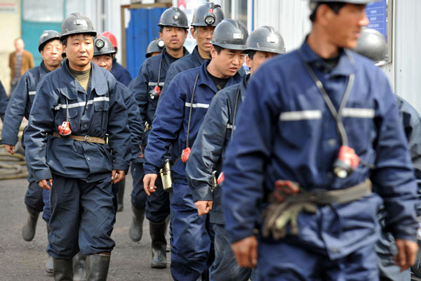 10 dead in colliery flooding, one still trapped