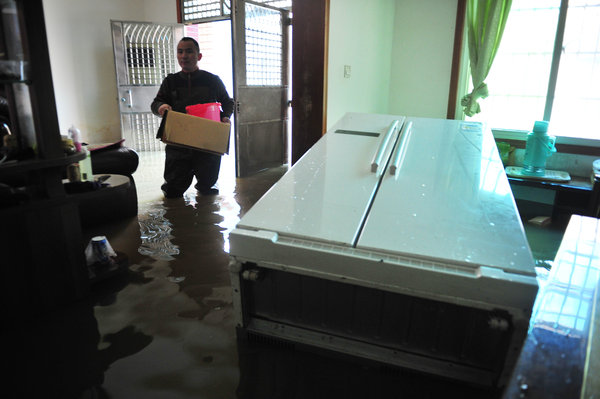 Rainstorm floods Changsha in C China