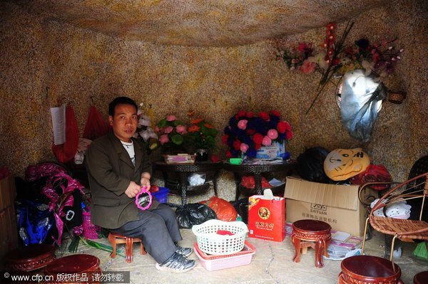 Little people live in SW China's 'Lilliput'