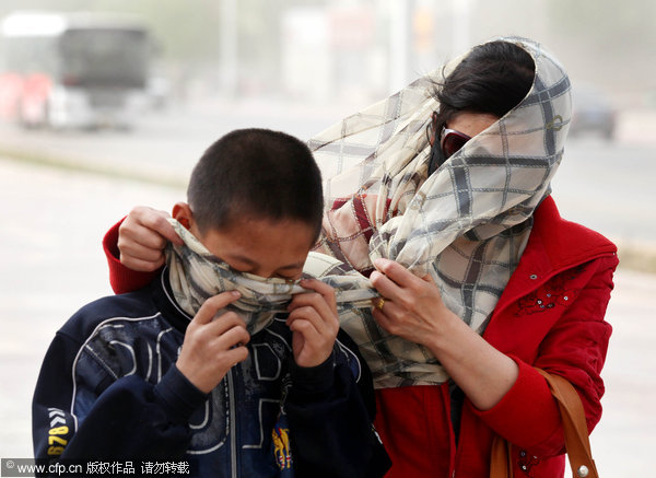 Gale causes 17 fires in Xinjiang, killing one