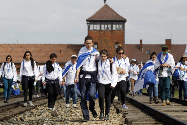 Death camp exhibit opens in Shanghai