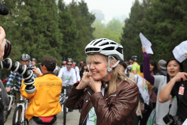 Cyclists flock to celebrate Earth Day