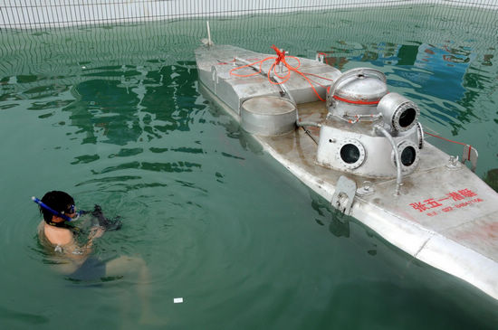 Homemade submarine completes maiden dive