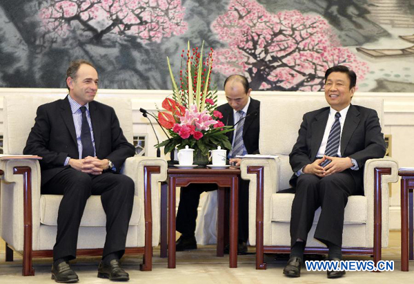 CPC official meets French UMP leader