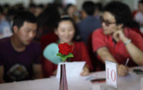 Blind date held in Shanghai