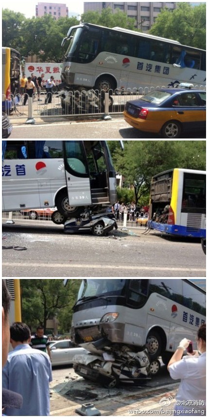 Policeman dies in bus pile-up
