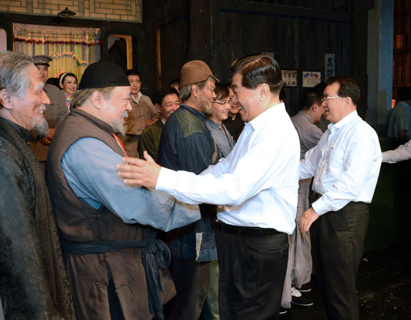 Senior Chinese leaders watch classic drama
