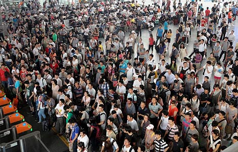 5.9m people take trains on holiday rush