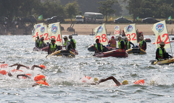 Cross-Straits event goes swimmingly