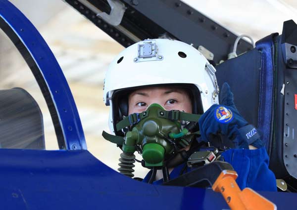 Female pilots trained for J-10