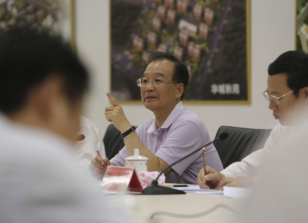 Wen inspects affordable housing in Tianjin