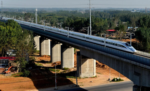 High-speed rail links Zhengzhou and Wuhan