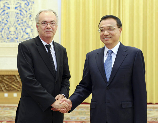 China and France to further improve ties