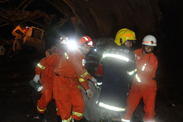 5 workers dead in Guangxi tunnel collapse