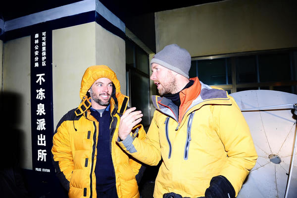 2 Australians rescued in Hoh Xil