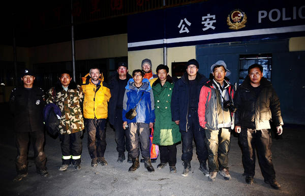 2 Australians rescued in Hoh Xil