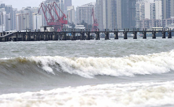 China on orange alert with high waves expected