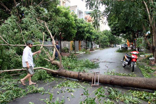 Typhoon Son-Tinh leaves 70 boats missing