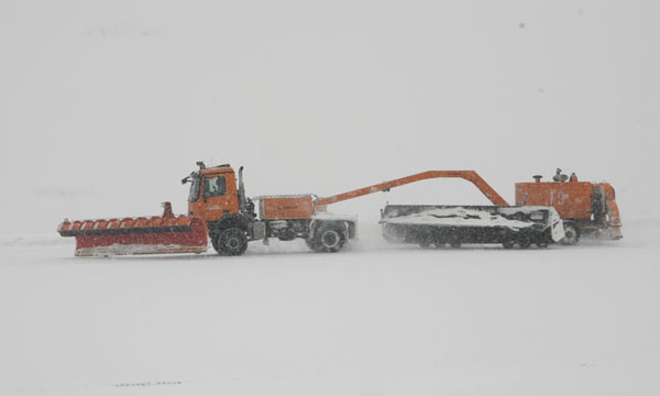 Snowstorm disrupts air traffic, affects 12,000 in NW China