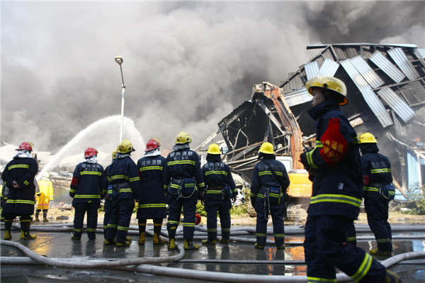 Three firemen die in E China plant blaze