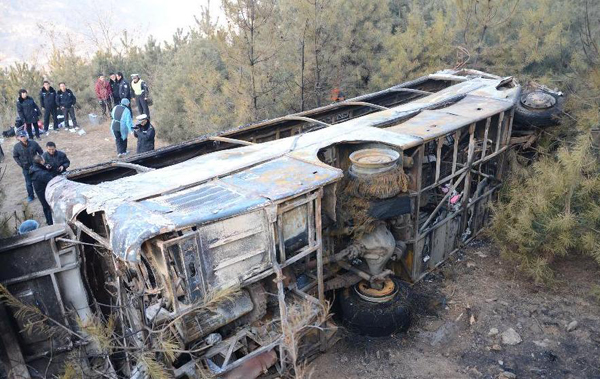Death toll rises to 18 in NW China bus crash