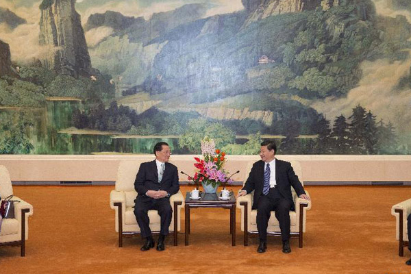 Xi Jinping meets KMT honorary chairman