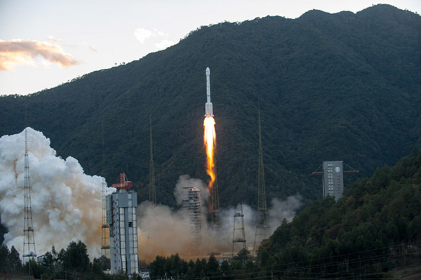 China to use new rocket for moon landing mission