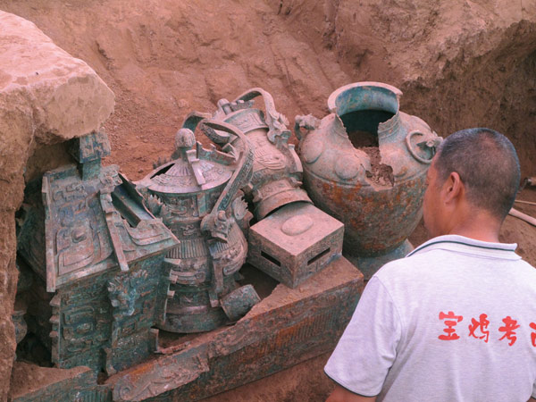 Archaeologists find earliest bronze armor pieces