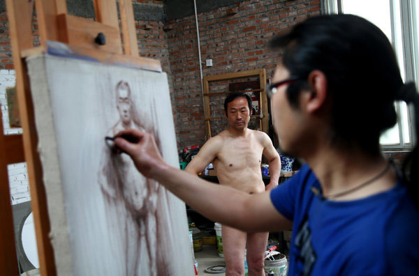 Nude with baby in Zhengzhou