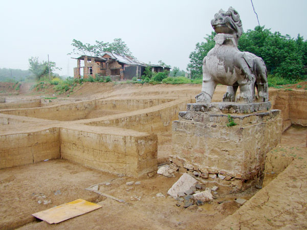 Protests halt excavation on ancient mausoleum