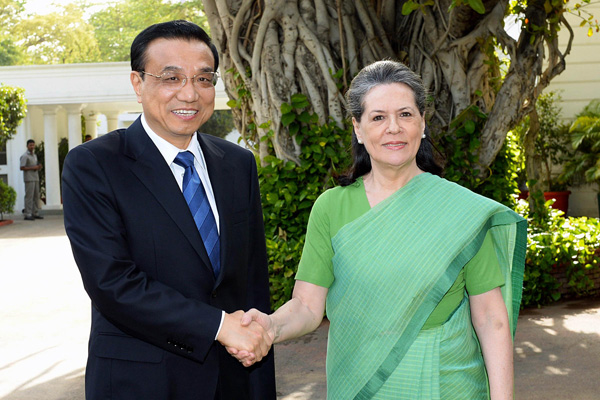 Li calls for more political exchanges with India