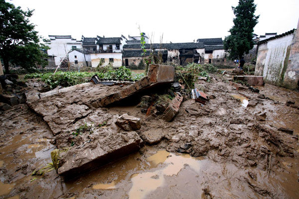 Rain-triggered floods kill 4 in E China