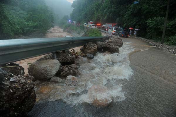 12 confirmed dead in SW China landslide